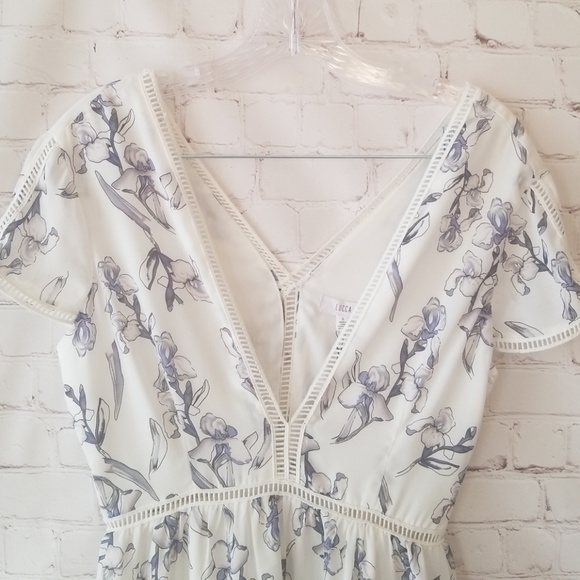 Lucca Coulture Beautiful Chiffon Vneck Lined Maxi - Picture 6 of 8